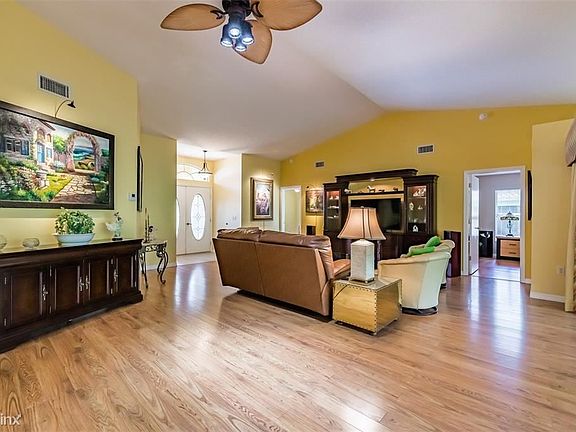 5th image of 18539 Queen Brooks Ct
