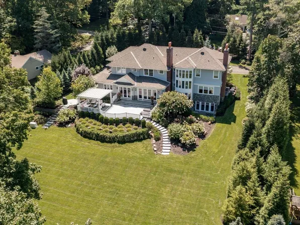 65 Spruce Street, Roslyn Harbor, NY 11576