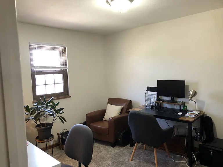 2nd bedroom