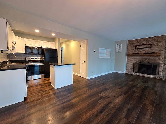 3rd image of 5516 E Lake Dr APT A
