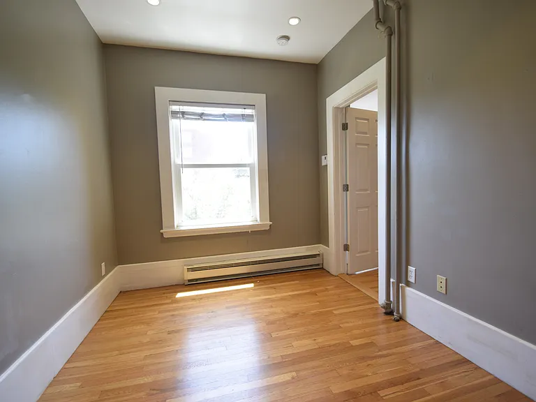1402 Beacon St #3 — Photo 15