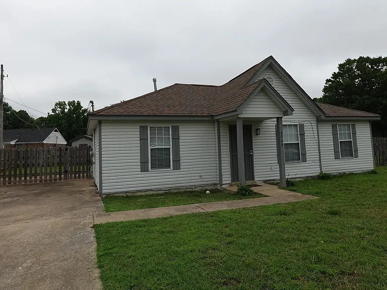 4235 Wagon Trail Cv — Photo 2