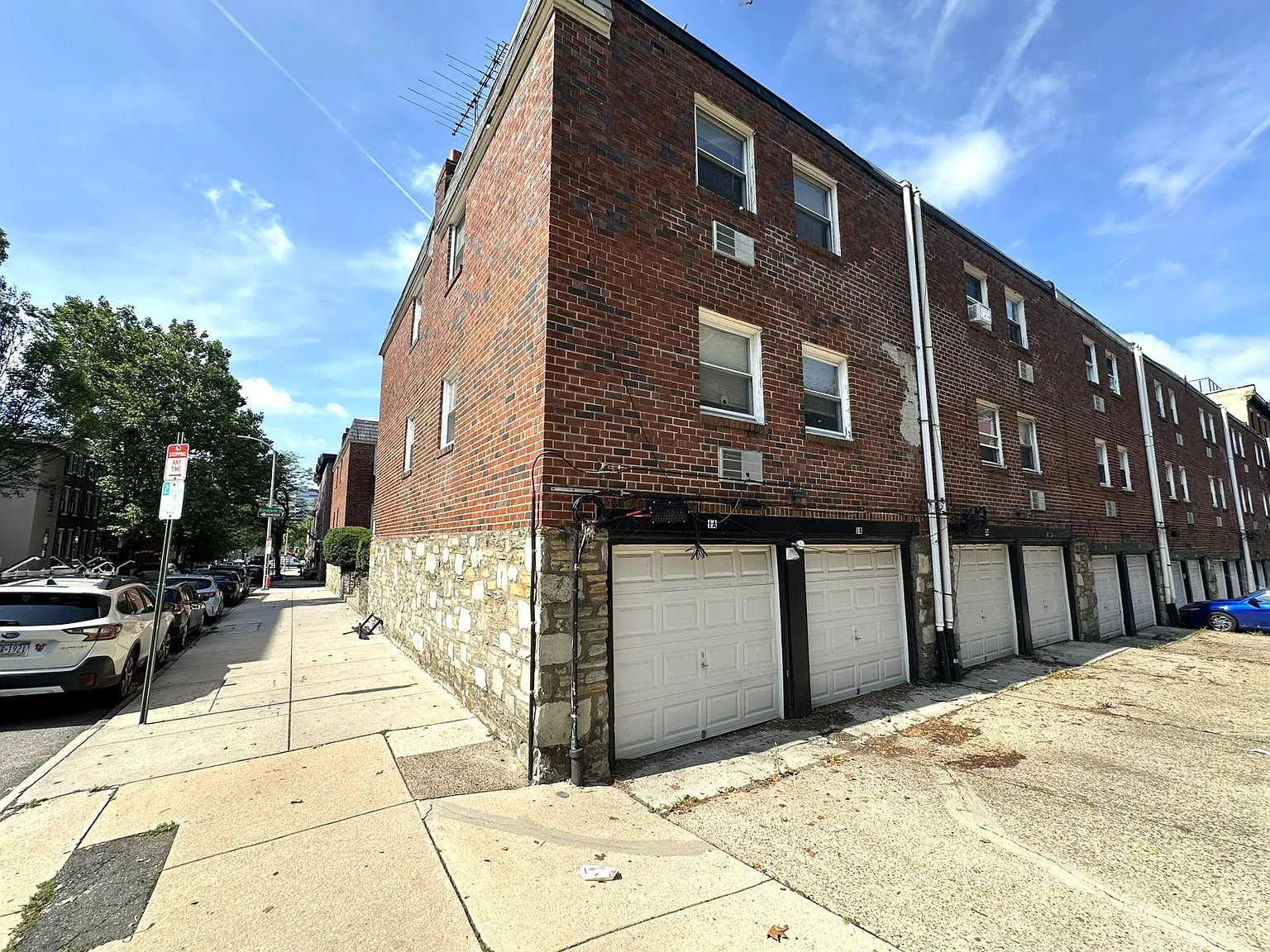 570 N 23rd St — Photo 3