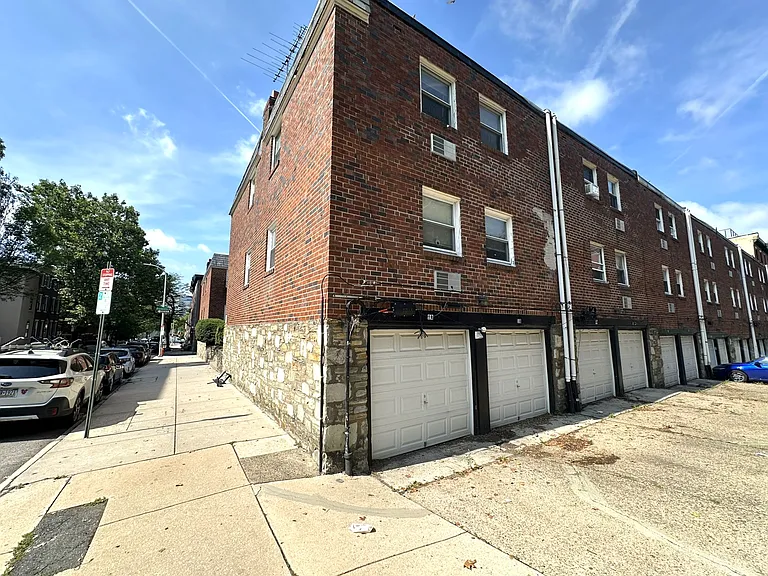 570 N 23rd St — Photo 3