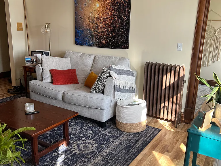 2530 Dupont Ave S #204 — Photo 2