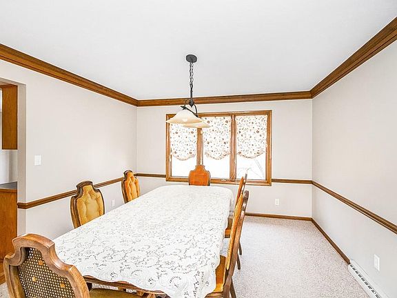 4th image of 7422 Bartholomew Dr