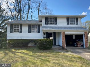 30 Hillside Rd, Stratford, NJ 08084