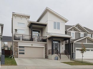 2011 201st St NW, Edmonton, AB T6M 0X7