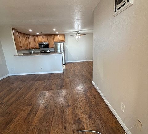 3rd image of 64 Kingswood Dr APT 5