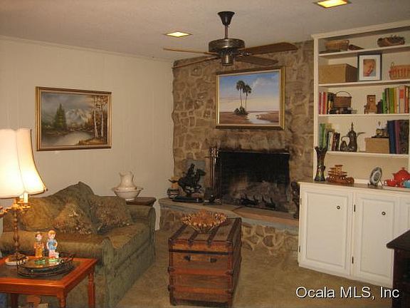 3rd image of 611 SE 52nd Ct