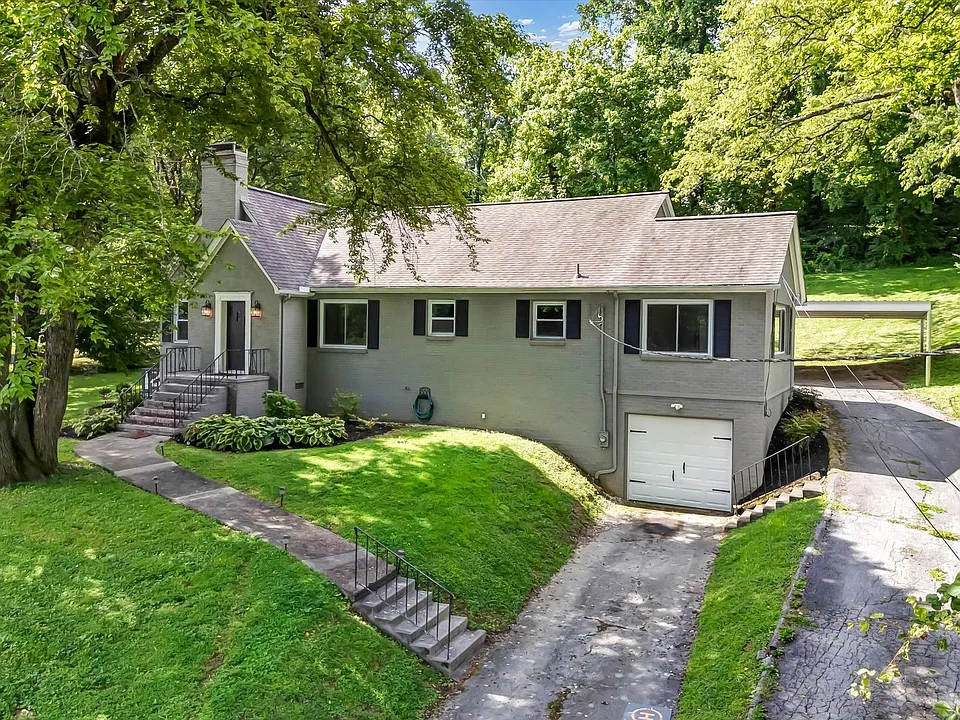 5004 Holston Dr