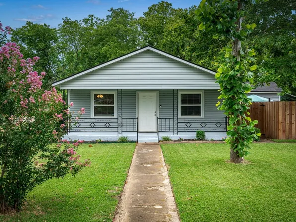 710 W Willow St, Sanger, TX 76266