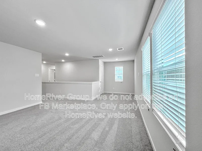 4 bed, 2.5 bath, 2260 sqft, $2,445 — Photo 4
