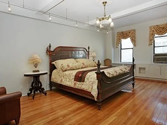Sold by Corcoran | media 6