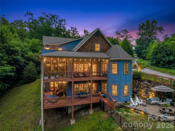 334 Willow Top Ln, Lake Lure, NC 28746