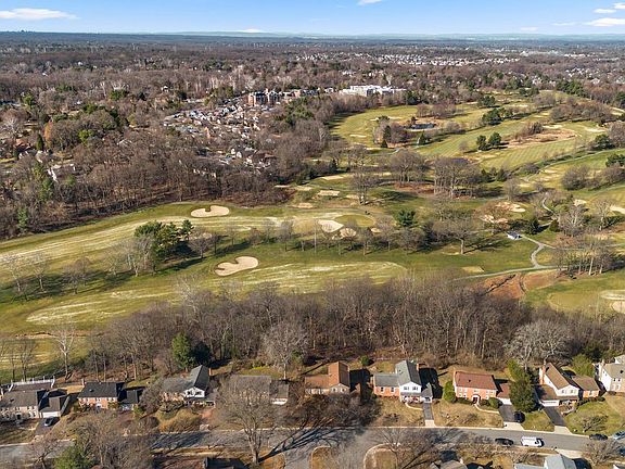 2nd image of 16 Eton Overlook