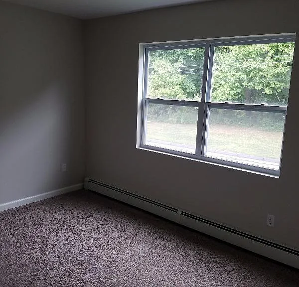 Farmington House Apartments — Photo 8