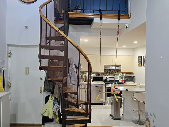 5th image of 2625 Emmons Ave APT 3A