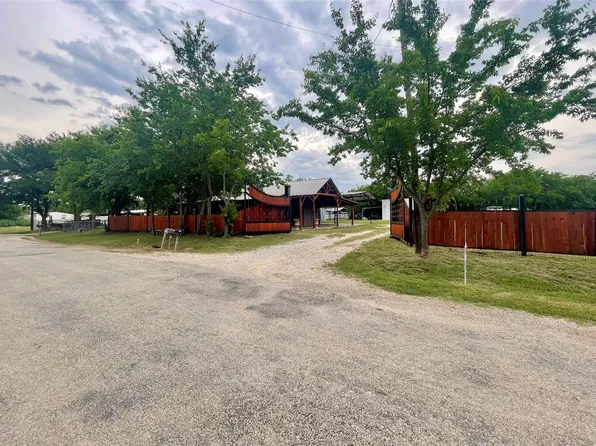 406 E Division St, Graford, TX 76449