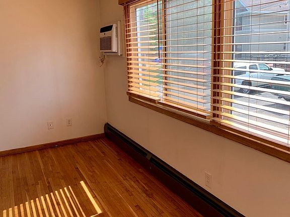 5th image of 615 E 18th St #11588921