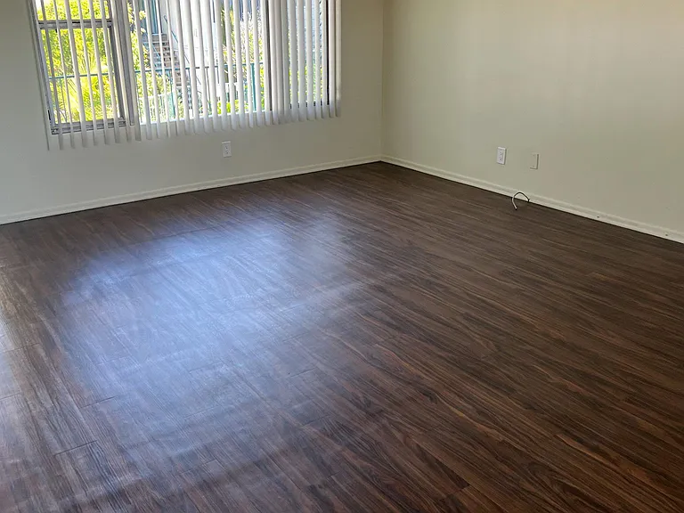 1818 W El Segundo Blvd — Photo 9