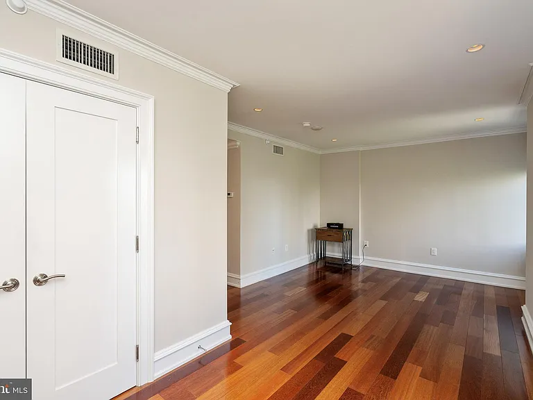 219 S 18th St #29-709 — Photo 16