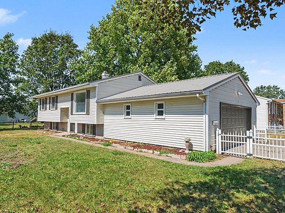 3rd image of 2637 Frances Ave
