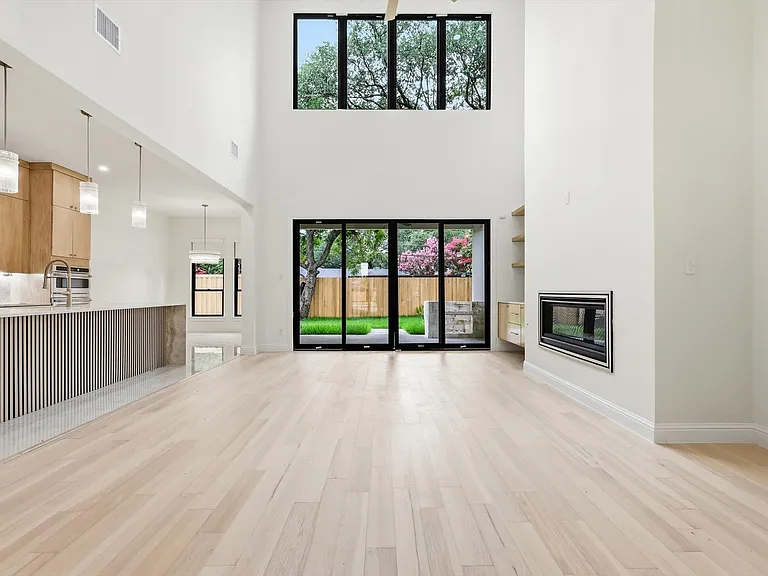 3135 Walnut Hill Ln — Photo 7