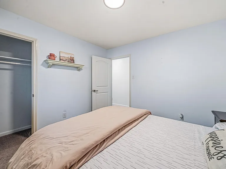 8426 Edgemoor Dr — Photo 26