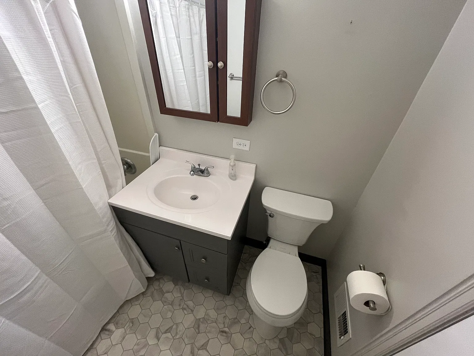 2 bed, 800 sqft, $1,050 — Photo 4