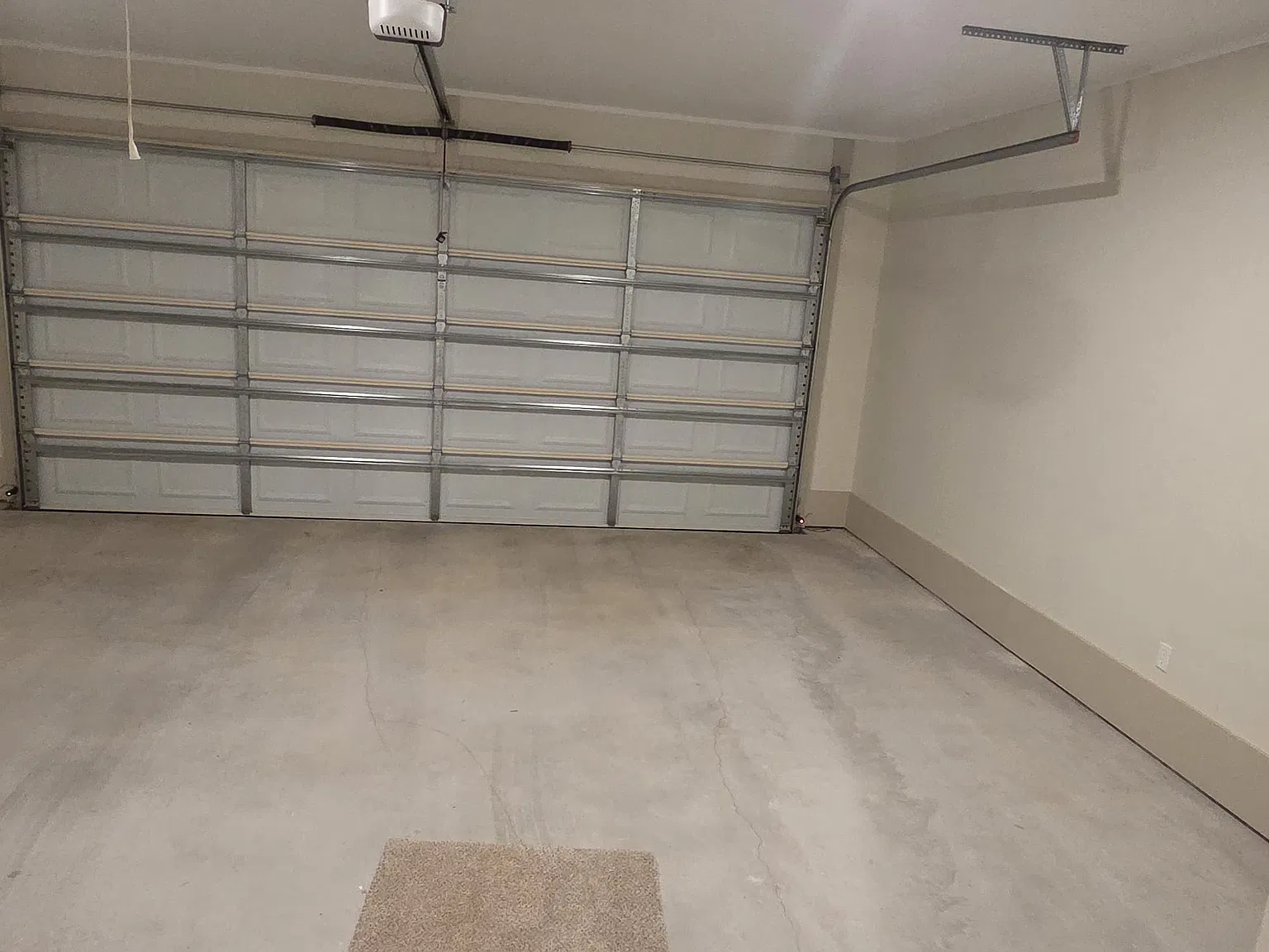 3 bed, 1740 sqft, $2,400 — Photo 2