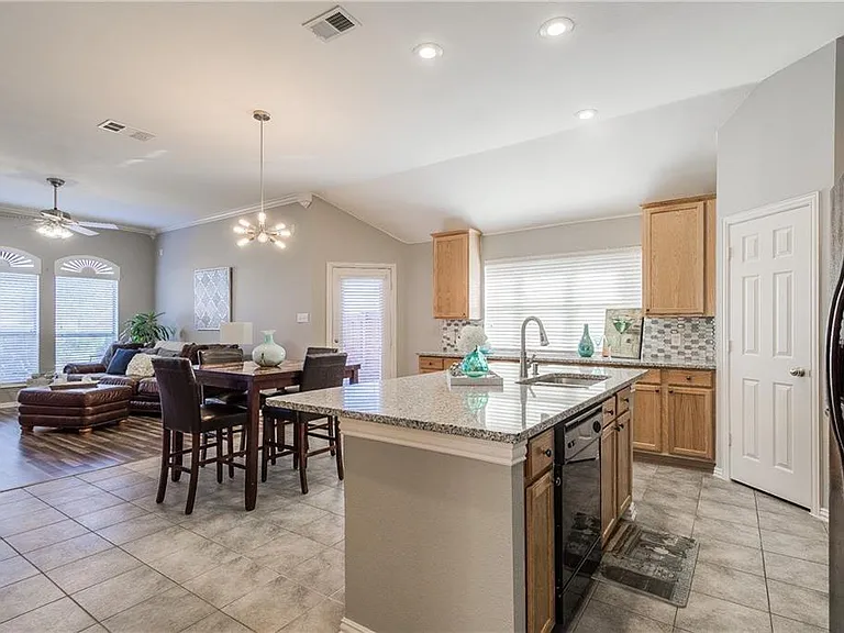1426 Forest Oaks Ct — Photo 19