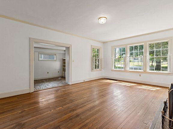 5th image of 815 Cooper Dr