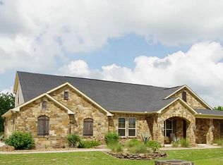 910 Amethyst Dr, Bellville, TX 77418