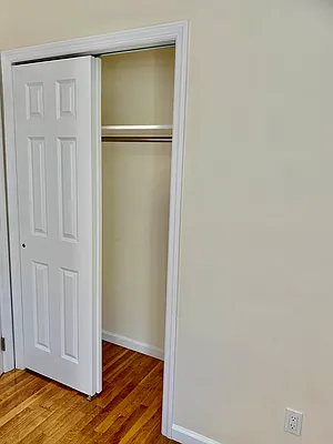 Rented by Halvatzis Realty | media 12