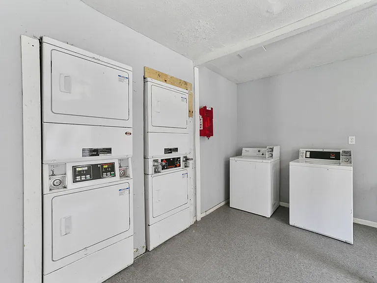 Belleview — Photo 2