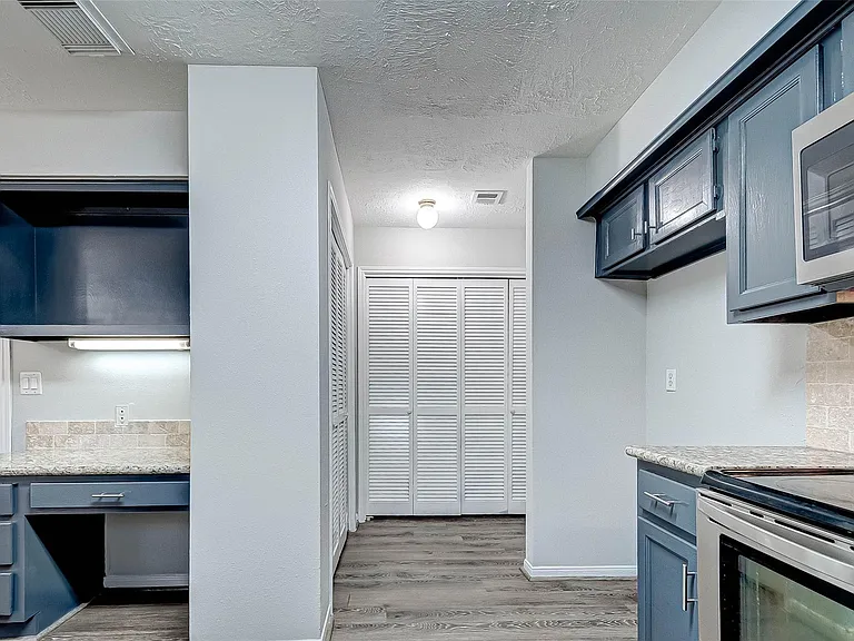 2723 Colony Dr — Photo 19
