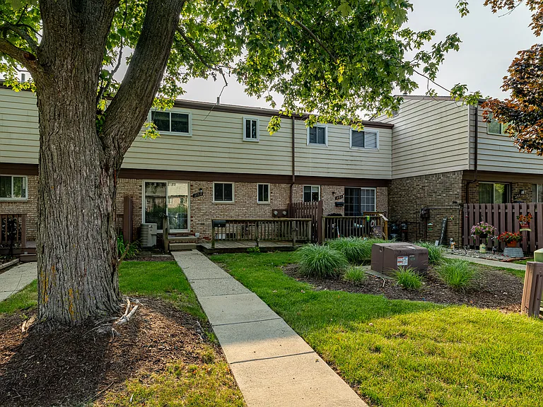 251 Sheffield Dr — Photo 30