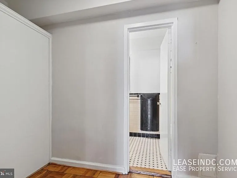 1 Scott Cir #502 — Photo 11
