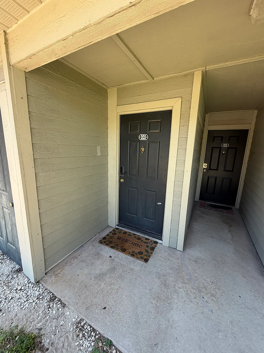 Building Photo - 6094 Westgate Dr #203