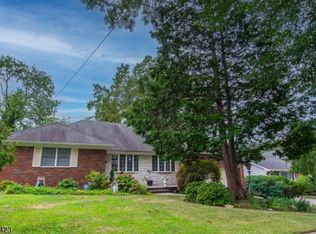 118 Country Ln, Clifton City, NJ 07013