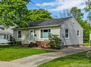 2128 Oregon Ave SW, Wyoming, MI 49519