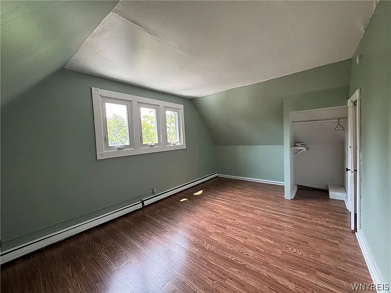 548 Potomac Ave — Photo 11