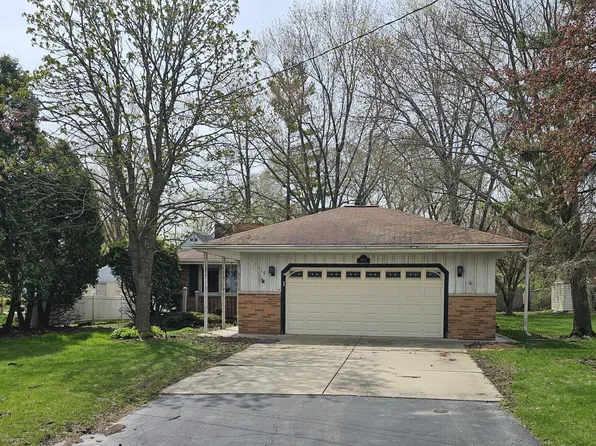 10315 West Courtland AVENUE, Wauwatosa, WI 53225