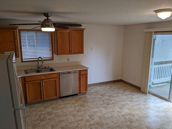 3rd image of 9808 NE 59th Ave