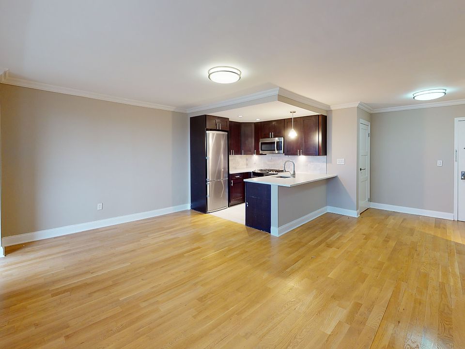1st image of 310 Greenwich St APT 30H
