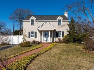 3 Devonshire Rd, Baldwin, NY 11510