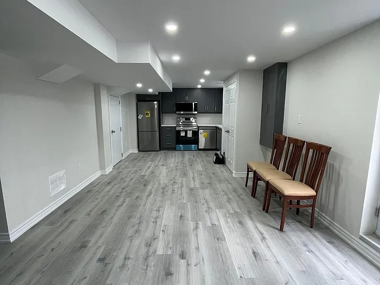 67 Eldridge Pl #BASEMENT — Photo 4