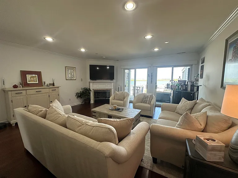 2204 East Dr #2204 — Photo 11