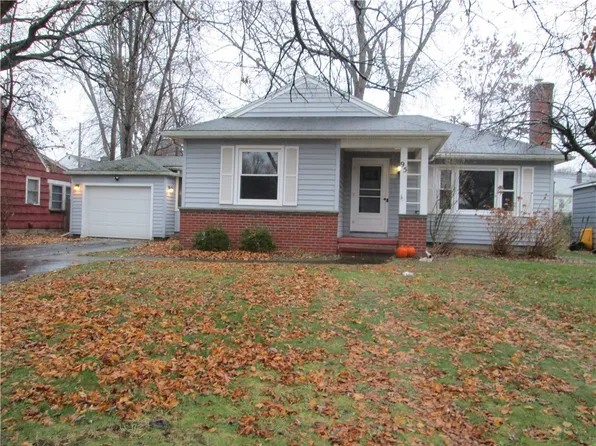 95 Meadowwood Rd, Rochester, NY 14616